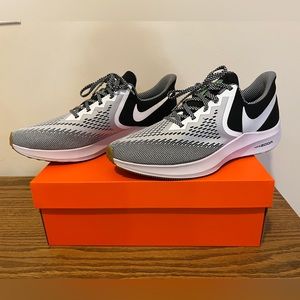 NEW Nike Zoom Winflo SE Black/White BQ9261-001 M. Size: Men’s 12